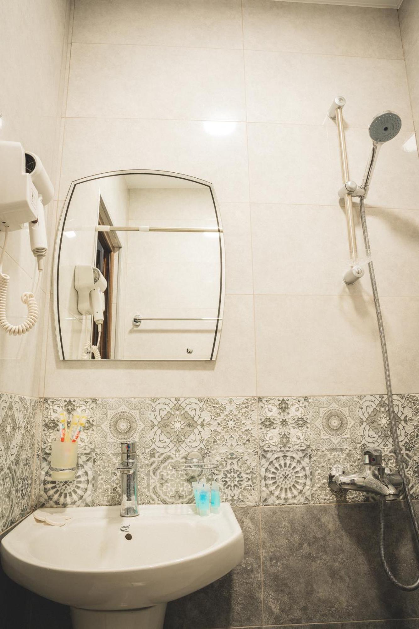 Hh Hotel ティビリシ エクステリア 写真