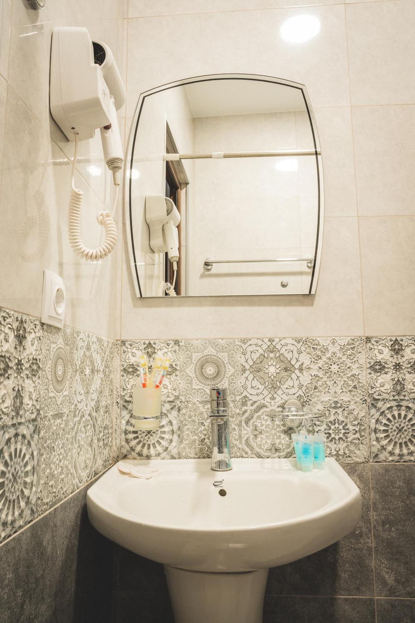 Hh Hotel ティビリシ エクステリア 写真
