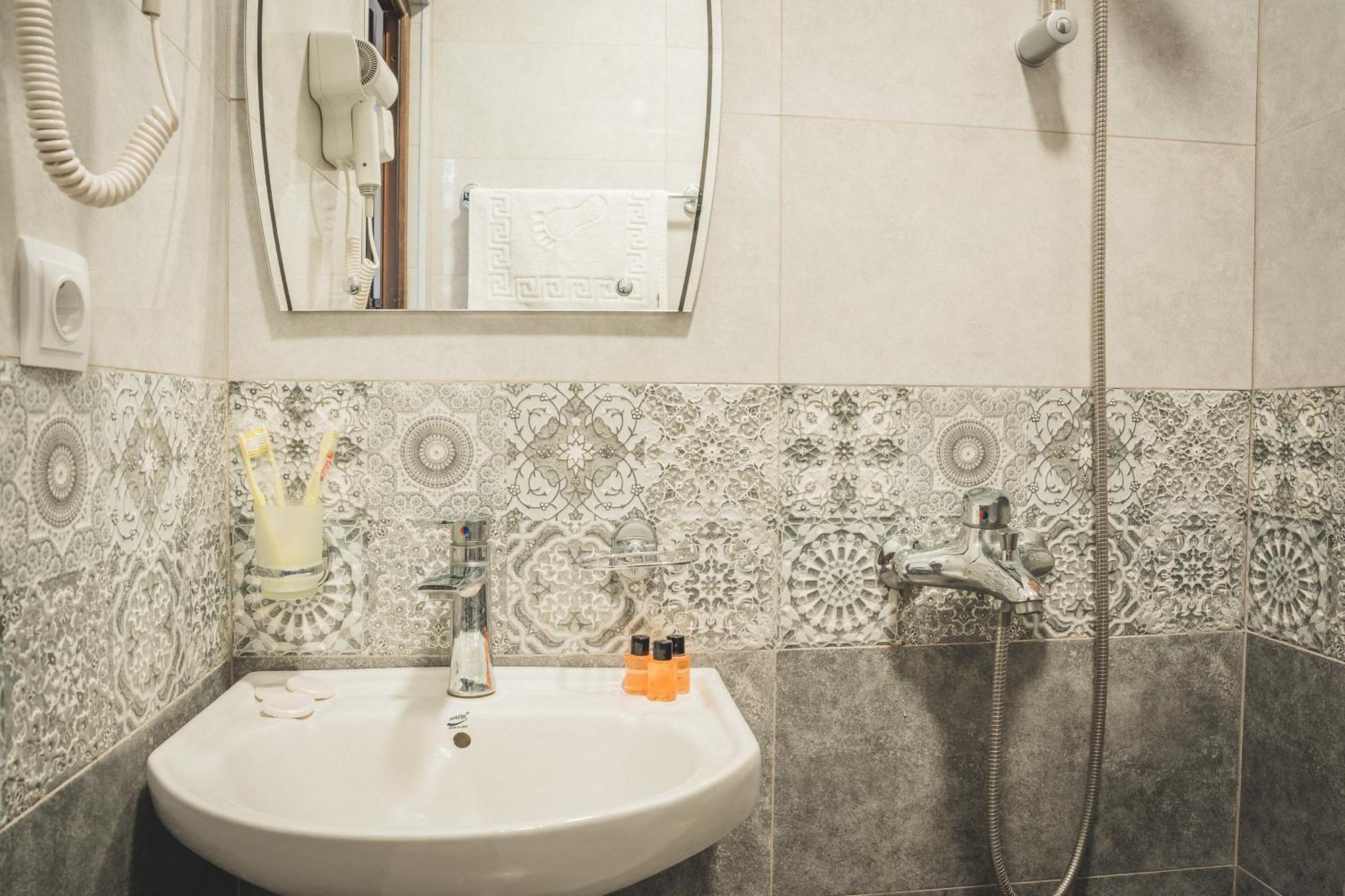 Hh Hotel ティビリシ エクステリア 写真